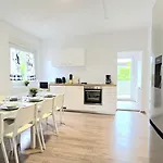 Modern 4-room With Balcony & Free Parking & Free Wi-fi - Ka02 Apartment Iserlohn