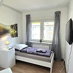 Modern 4-room With Balcony & Free Parking & Free Wi-fi - Ka02 *