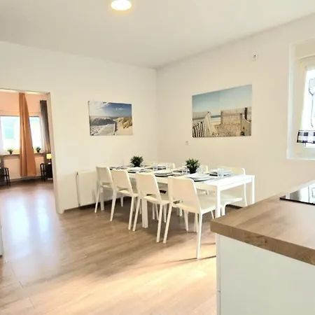 Lejlighed Modern 4-room With Balcony & Free Parking & Free Wi-fi - Ka02