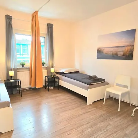 Modern 4-room With Balcony & Free Parking & Free Wi-fi - Ka02