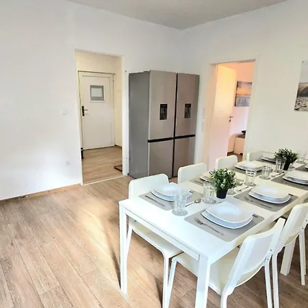 Modern 4-room With Balcony & Free Parking & Free Wi-fi - Ka02 Iserlohn