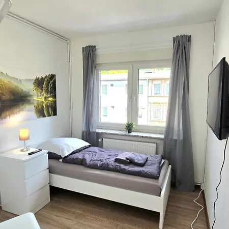 Modern 4-room With Balcony & Free Parking & Free Wi-fi - Ka02 *
