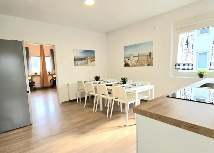 Lejlighed Modern 4-room With Balcony & Free Parking & Free Wi-fi - Ka02